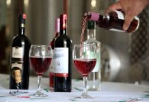 Permeti i verës së mirë, ja kantina që shet 70 mijë shishe çdo vit (FOTOT)