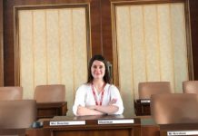 Shqiptarja që bëri Apple-in të njohë kufijtë e Kosovës