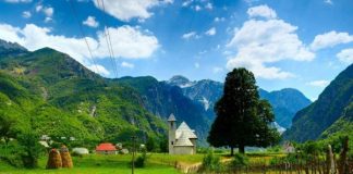 Thethi i preferuari i turistëve, bum vizitorësh në gusht