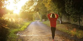 Sa hapa duhet të bëni në ditë dhe ndikimi që ka ecja tek shëndeti