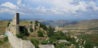 Fshati i bukur Kaninë shpallet pasuri kulturore “Qendër Historike”