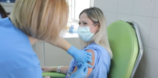 Mbi 360 mijë vaksina falas/ Procesi nisi me mjekë e infermierë, ja kategoritë me prioritet