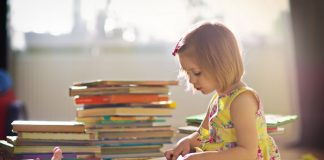 Këshilla/ Si të nxisni leximin tek fëmijët tuaj, 4 teknika që funksionojnë