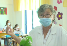 Vera, mësuesja 75-vjeçare që nuk pranon pensionin, çdo ditë shkon në klasë me fëmijët