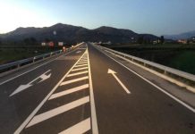 FOTOT/ Përfundon plotësisht asfaltimi i rrugës Shkodër-Velipojë, nyje e rëndësishme për turizmin