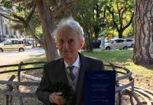 Frymëzim/ Diplomohet për herë të tretë në moshën… 94-vjeçare!