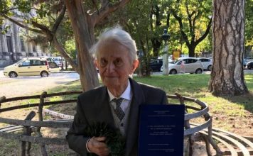 Frymëzim/ Diplomohet për herë të tretë në moshën… 94-vjeçare!