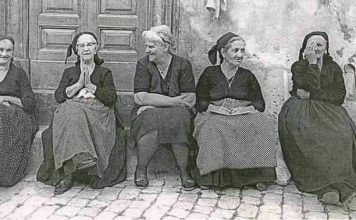 Historia e përparëses së vjetër të gjyshes…