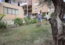 Frymëzim/ Njihuni me Iliadin, 20-vjeçarin që lulëzon hapësirat e përbashkëta në Sarandë