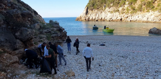 VIDEO/ Magjia e lundrimit në vjeshtë në Karaburun, zbuloni gjiret e fshehura të gadishullit