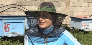 Desilda, gazetarja që ka pasion bletët. Ndjek traditën e familjes për prodhimin e mjaltit