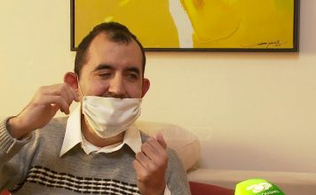 Romeo Deda, gjeniu i verbër nga Tirana! Ka një memorie fenomenale për ditët dhe numrat