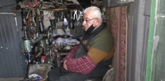 Profil/ Lirim Petanaj, mjeshtri i këpucëve për disa breza