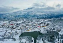 FOTOT/ Nuk është Zvicra, por një qytet mahnitës ‘alpin’ në veri të Shqipërisë