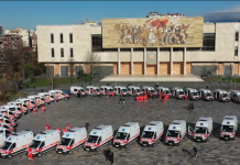 ‘Një minispital që shkon te pacienti’, Shqipërisë i shtohen 36 autoambulanca të reja