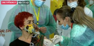 FOTOT/ E para në Shqipëri, vaksinohet shefja e Infektivit, Najada Çomo