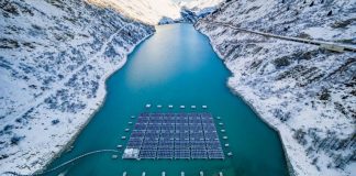 FOTOT/ Pamje të jashtëzakonshme nga ferma e parë diellore malore në botë