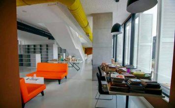 FOTOT/ Njihuni me bibliotekën e re të Korçës, me skaner e sistem kërkimi dixhital