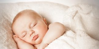 9 KËSHILLA PËR NJË GJUMË TË MIRË TË ËMBËL