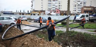 Tiranë, ndërhyrje në rrjetin e kanalizimeve në rrugën “Athanas Tashko”