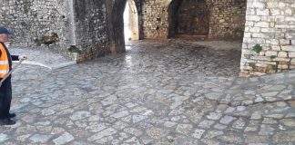 FOTOT/ Merr formë investimi në rrugët e brendshme të kalasë “Ali Pashë Tepelena”