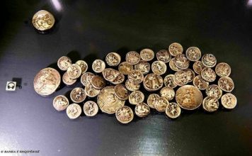 Si u gjeten 618 monedha argjendi/ Thesari i monedhave ‘Hija e Korbit’, nga më të mëdhenjtë në Shqipëri