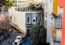 Shtëpisë 139 vjeçare i vendosen rrota për ta zhvendosur në një zonë të re banimi