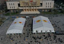 FOTOT/ Nis vaksinimi masiv në Shqipëri, sa vaksina ka siguruar vendi ynë