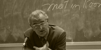 Leksion suksesi/ Fjalët e fuqishme të mësuesit që motivuan studentët e tij