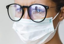 Si të parandaloni mjegullimin e syzeve nga mbajtja e maskës, çfarë duhet të bëni