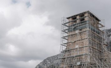 FOTO/ Nis puna për restaurimin e kullës-simbol në Kalanë e Krujës