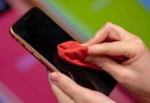 Mënyra e duhur për dezinfektimin e telefonit celular, ja çfarë ju duhet