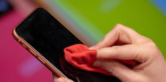 Mënyra e duhur për dezinfektimin e telefonit celular, ja çfarë ju duhet