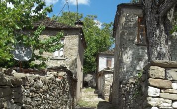 FOTOT/ Njih Shqipërinë! Rehova, fshati i gurtë që të lë pa frymë