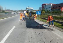 Rinisin punimet për riparimin e shtresave asfaltike në autostradën Tiranë-Durrës