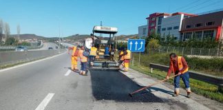 Rinisin punimet për riparimin e shtresave asfaltike në autostradën Tiranë-Durrës