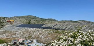 FOTO/ Instalohen rreth 2000 panele fotovoltaike mbi digën e Qyrsaqit pranë HEC-it të Vaut të Dejës