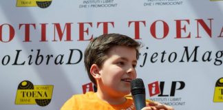 Historia e veçantë e Jamarbërit, 10-vjeçarit autik që sapo ka botuar një libër