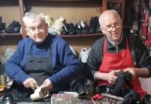 Dy këpucarët e Shkodrës që ruajnë traditën, e që shpesh punojnë dhe falas