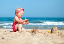 KËSHILLA : Si t’i mbrojmë fëmijët nga dielli