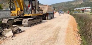 Nis rikonstruksioni i aksit Roskovec-Poshnje / Rruga nxjerr në pah potencialet e shumta turistike të rajonit të Beratit dhe Fierit