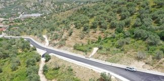 FOTO/ Lëvizja në sitet turistike, drejt përfundimit asfaltimi i rrugës së Kalasë në Berat