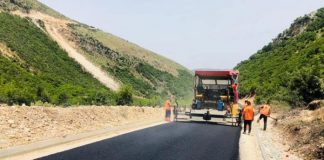 FOTOT/ Bajpasi i Vlorës, realizohet 70 % e punimeve në aksin Dukaj-Sinanaj