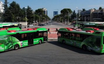 FOTOT/ Vjen flota e parë e autobusëve “Go Green” në Tiranë