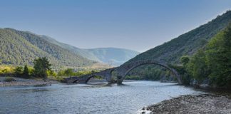 FOTOT/ Ura e Kamarës, monumenti 400-vjeçar që pret ta vizitoni