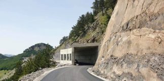 FOTOT/ Lidh perlat e turizmit, rruga Qafë Thorë-Theth drejt përfundimit