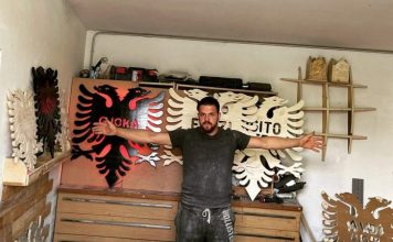 FOTO/ Shqiponjat e Shkëlzen Veselit në Itali “fluturojnë” kudo ku ka shqiptarë në botë