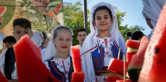 FOTOT/ Panairi i Shalqirit dhe Pjeprit në Lushnje, sa tregtohet në BE