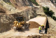 FOTOT/ Punimet në rrugën e lumit të Vlorës dhe fshatit Kuç, projektet drejt fundit