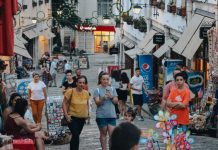 FOTOT/ Gjirokastra, e preferuar nga turistët edhe në verë